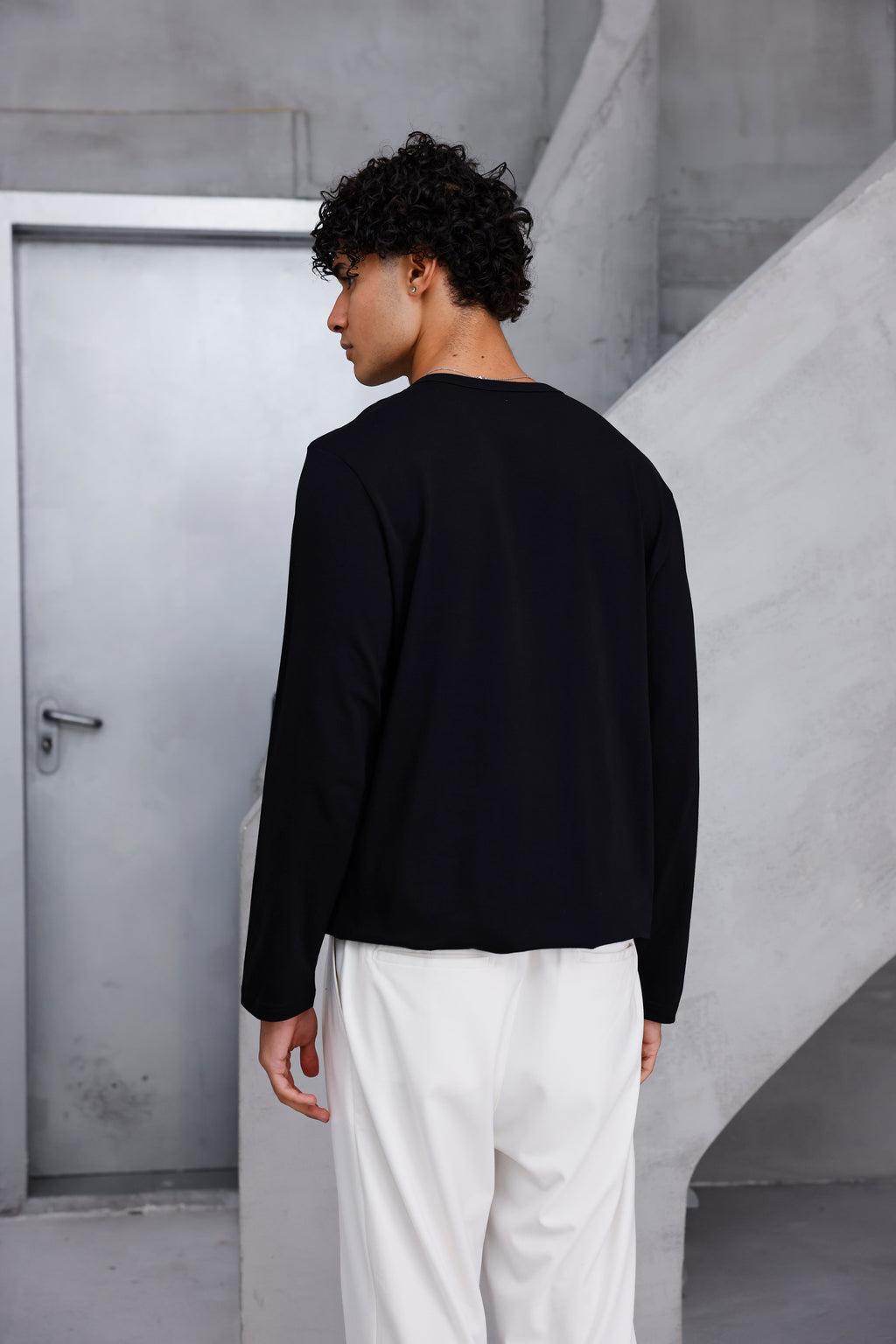 Henley Yaka Uzun Kollu Tshirt Siyah