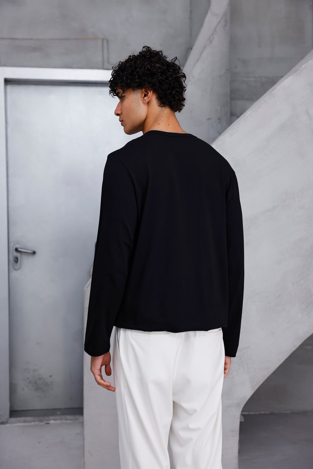 Henley Yaka Uzun Kollu Tshirt Siyah